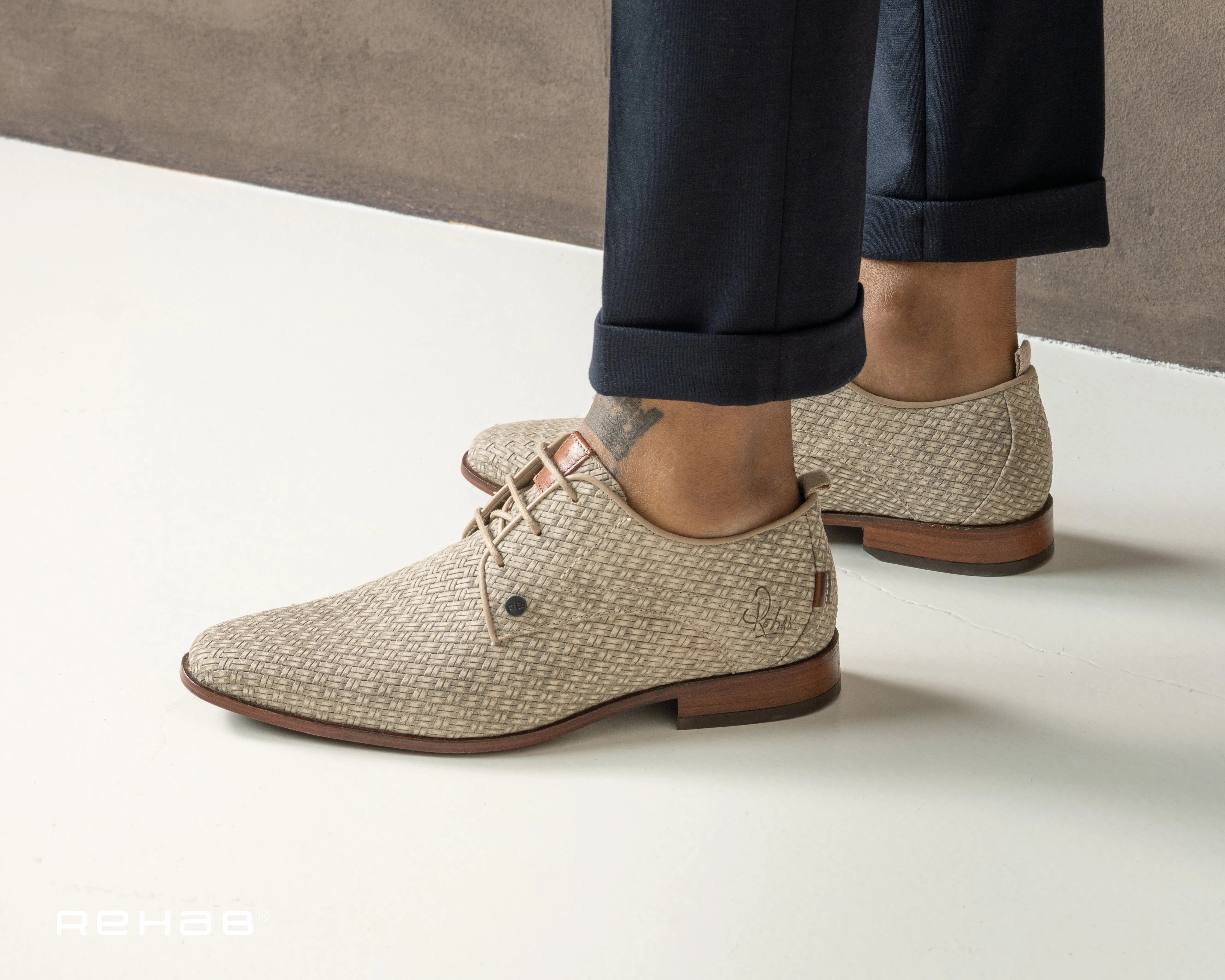 Greg Braid | Zandkleurige nette schoenen REHAB Footwear