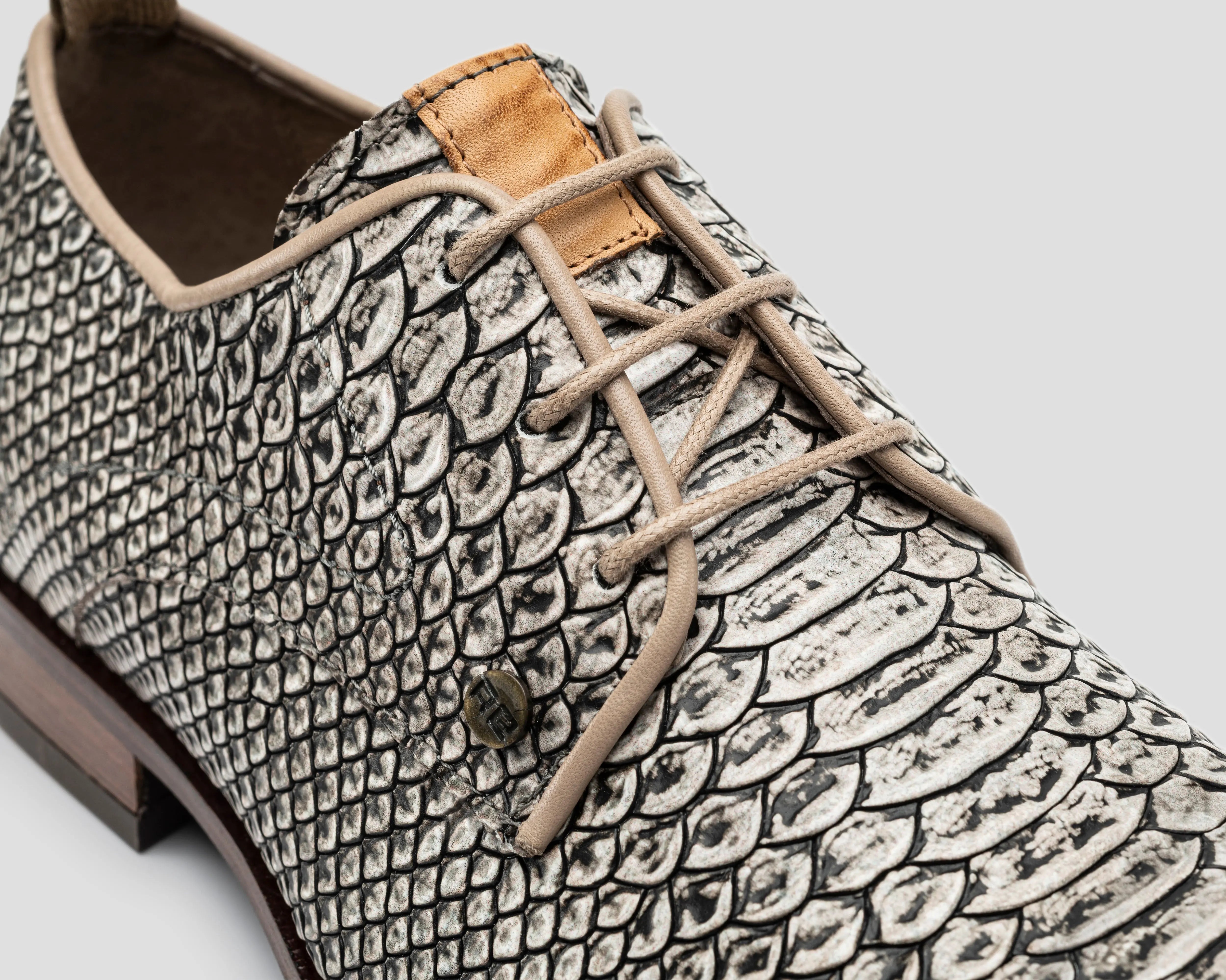 Greg Sculp | Zandkleurige nette schoenen REHAB Footwear