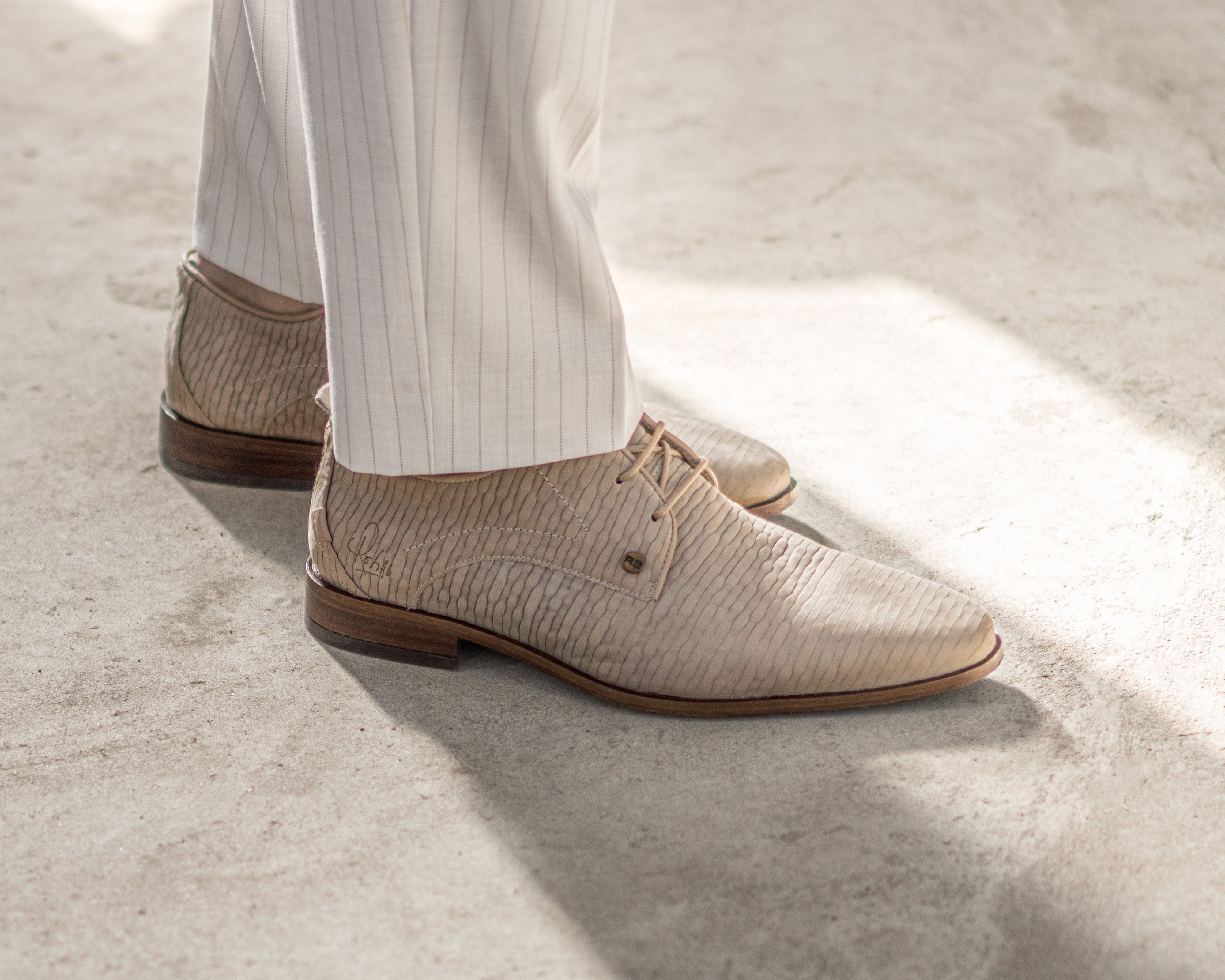 Greg Stones | Zandkleurige nette schoen REHAB Footwear