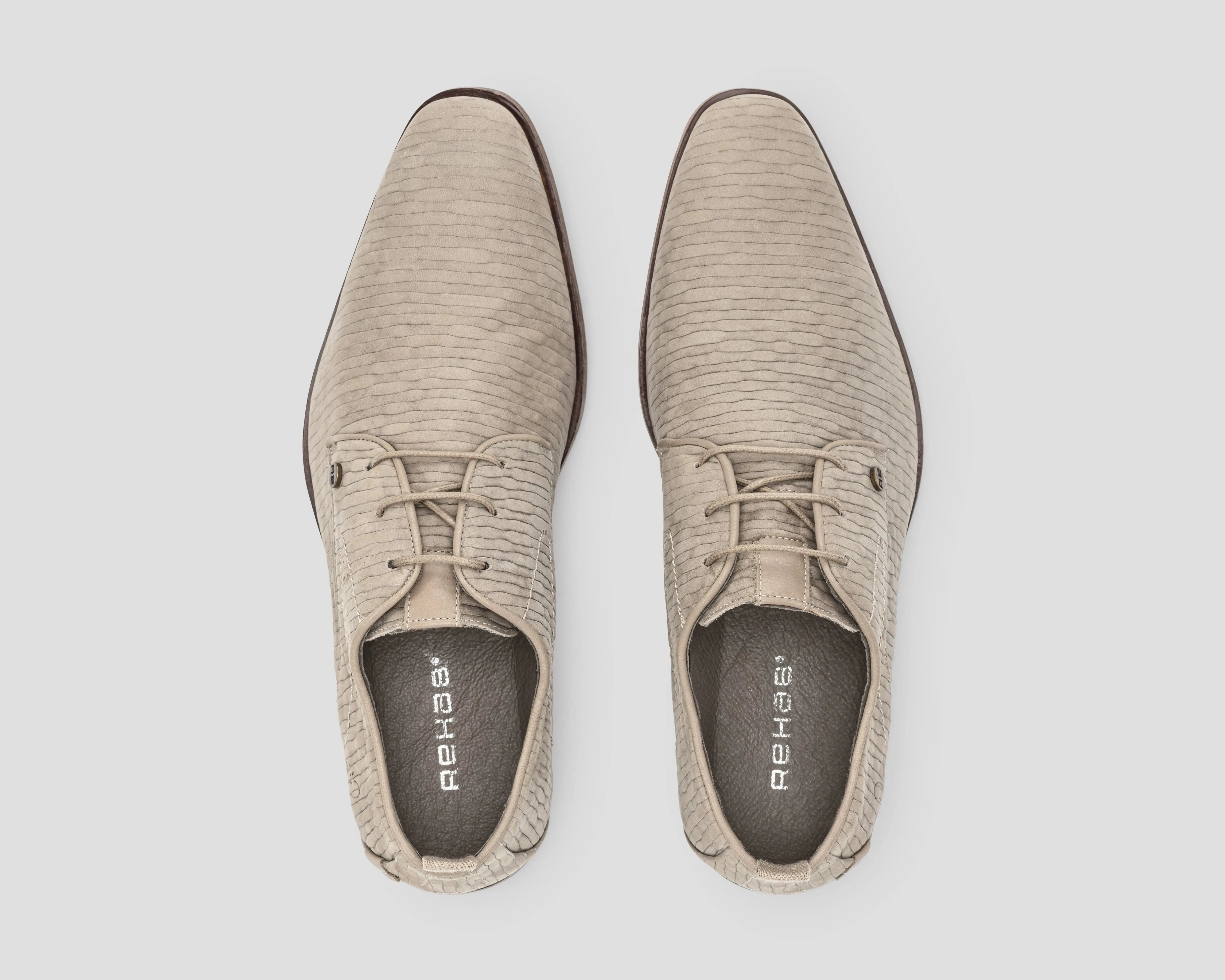 Greg Stones | Zandkleurige nette schoen REHAB Footwear