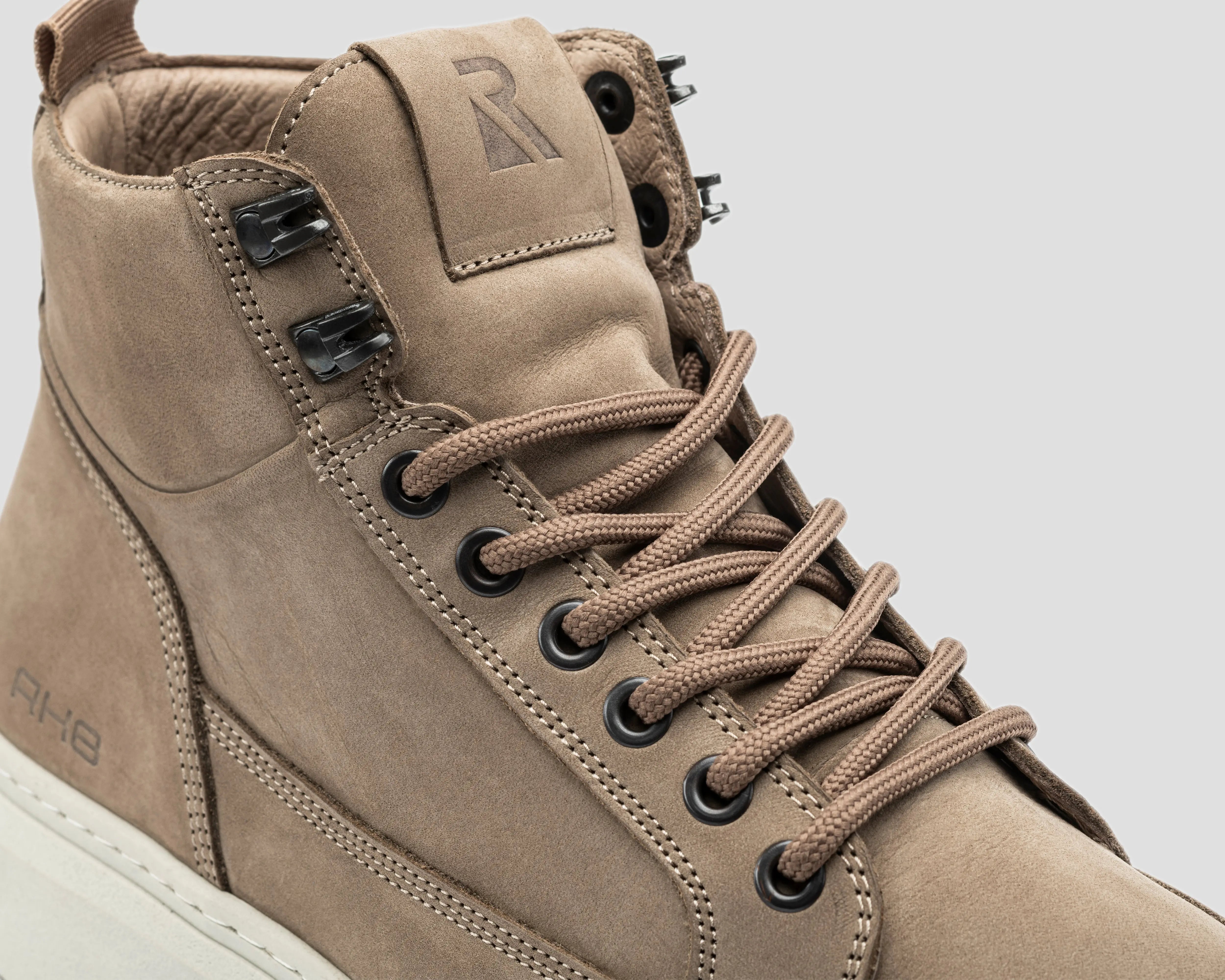 Rafa Nub | Ingezoomd bovenkant taupekleurige boots REHAB Footwear