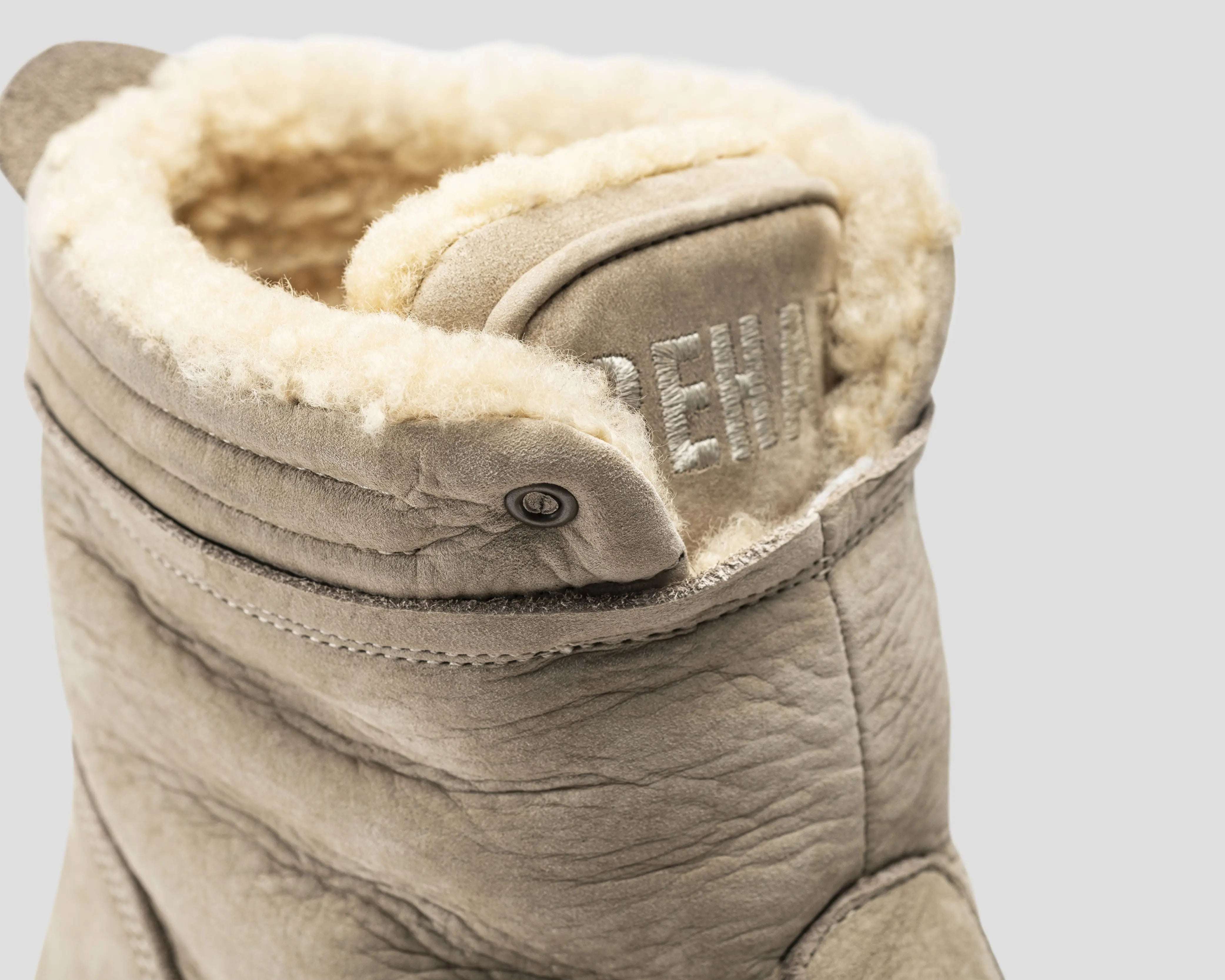 Marvis Nub | Zandkleurige boots met vacht REHAB Footwear