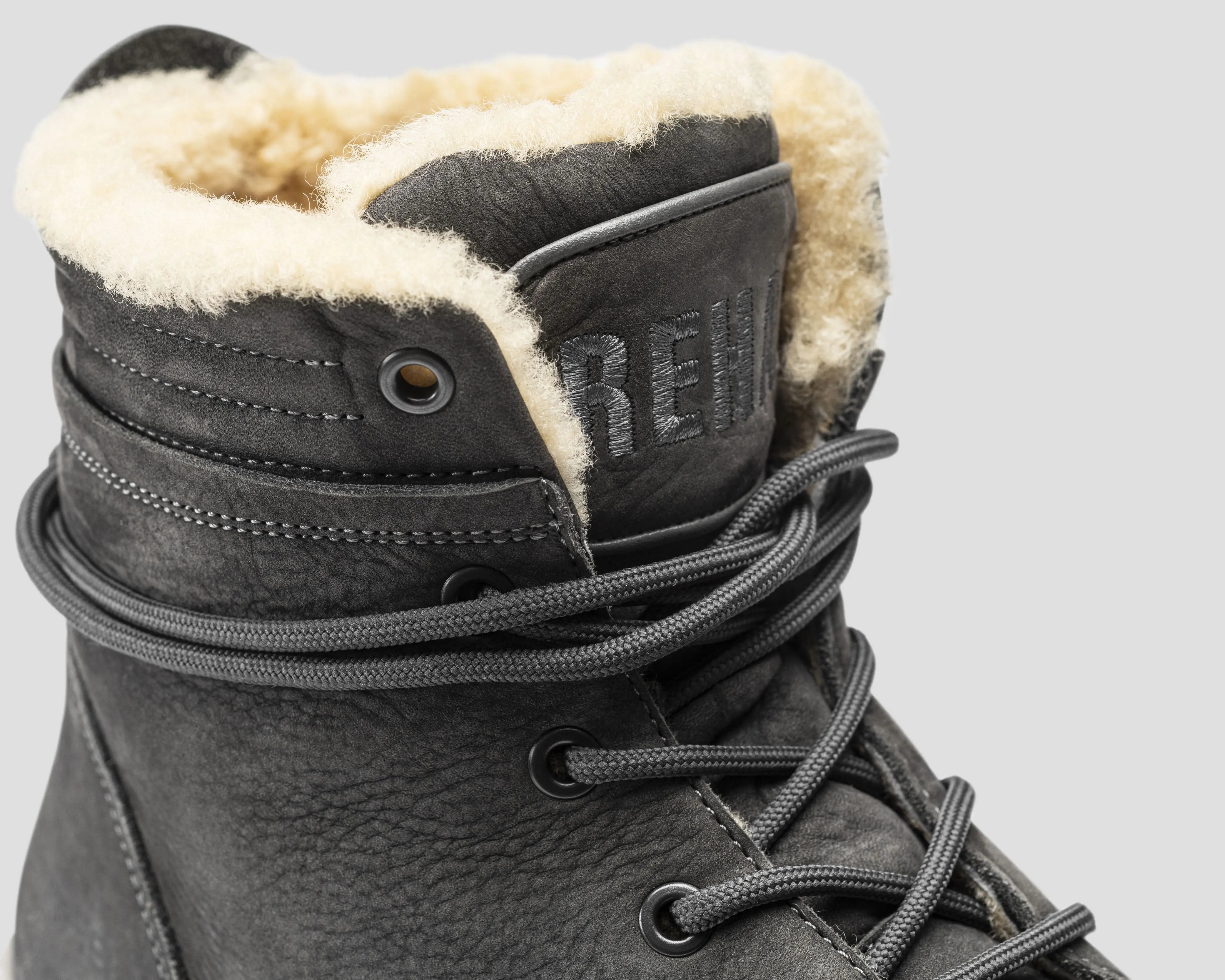 Morgan Nub | Donkergrijze veterboots met vacht REHAB Footwear