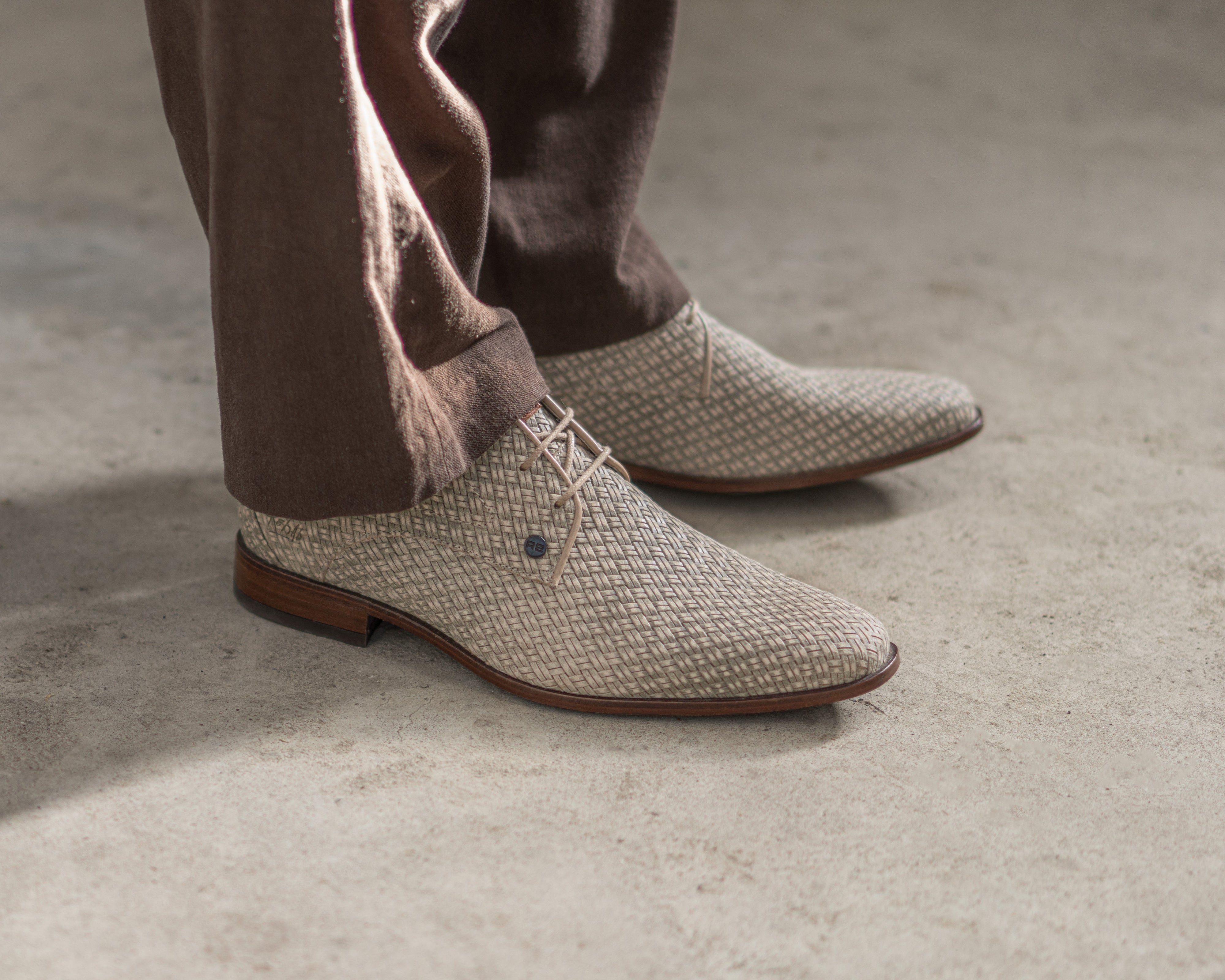 Greg Braid | Zandkleurige nette schoenen REHAB Footwear