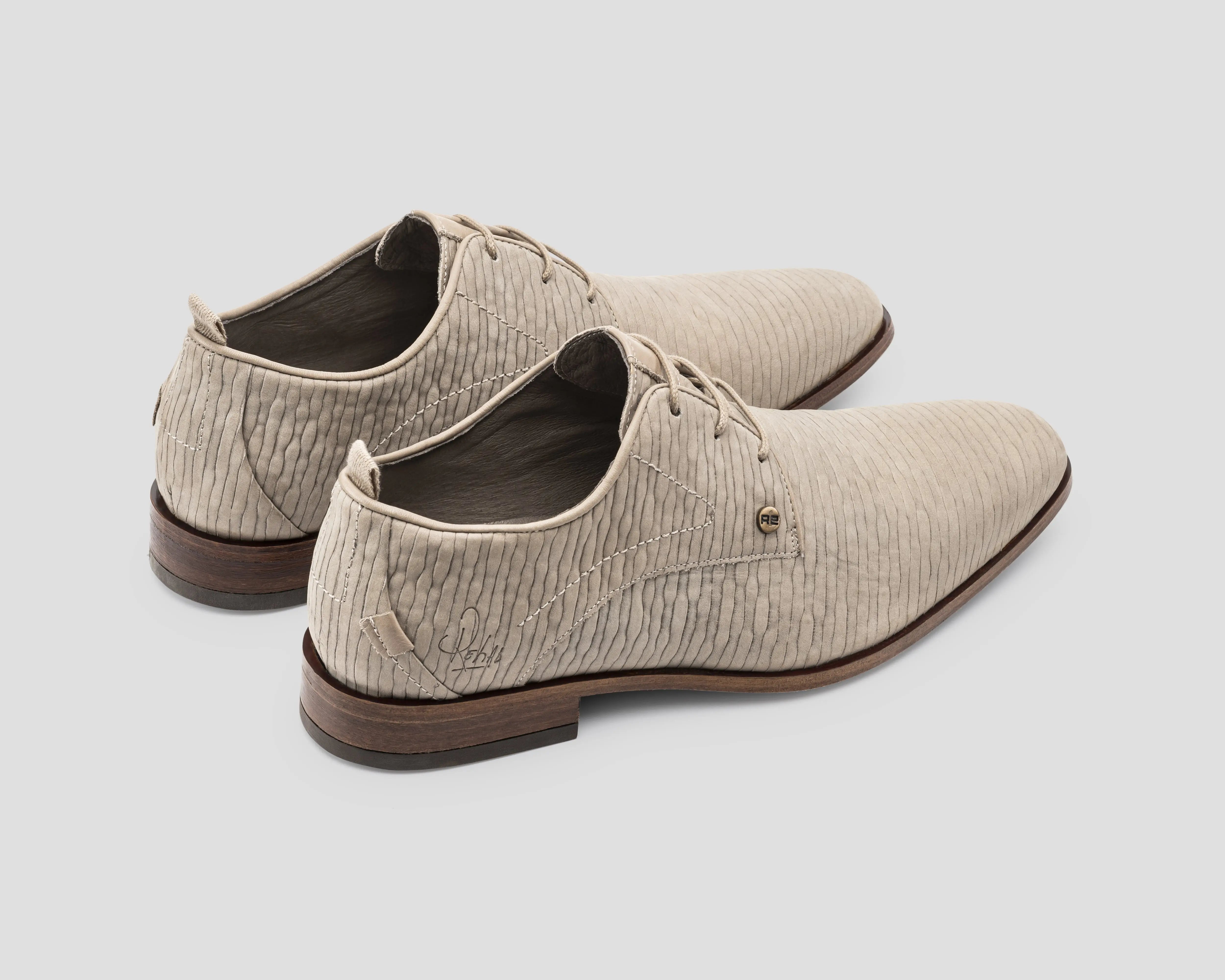 Greg Stones | Zandkleurige nette schoen REHAB Footwear