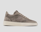 Zijkant van taupekleurige herensneaker Oliver model van Rehab Footwear 